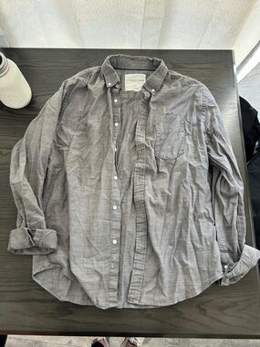 Aeropostale Men's Gray Button-Down Shirt with Chest Pocket
